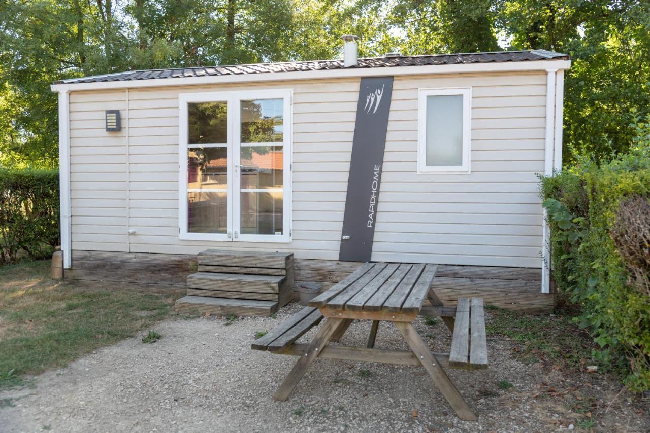 Camping Du Sevron Saint-Etienne-du-Bois  Esterno foto
