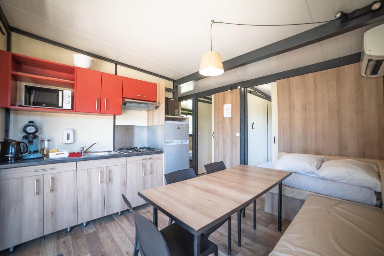 Camping Du Sevron Saint-Etienne-du-Bois  Esterno foto