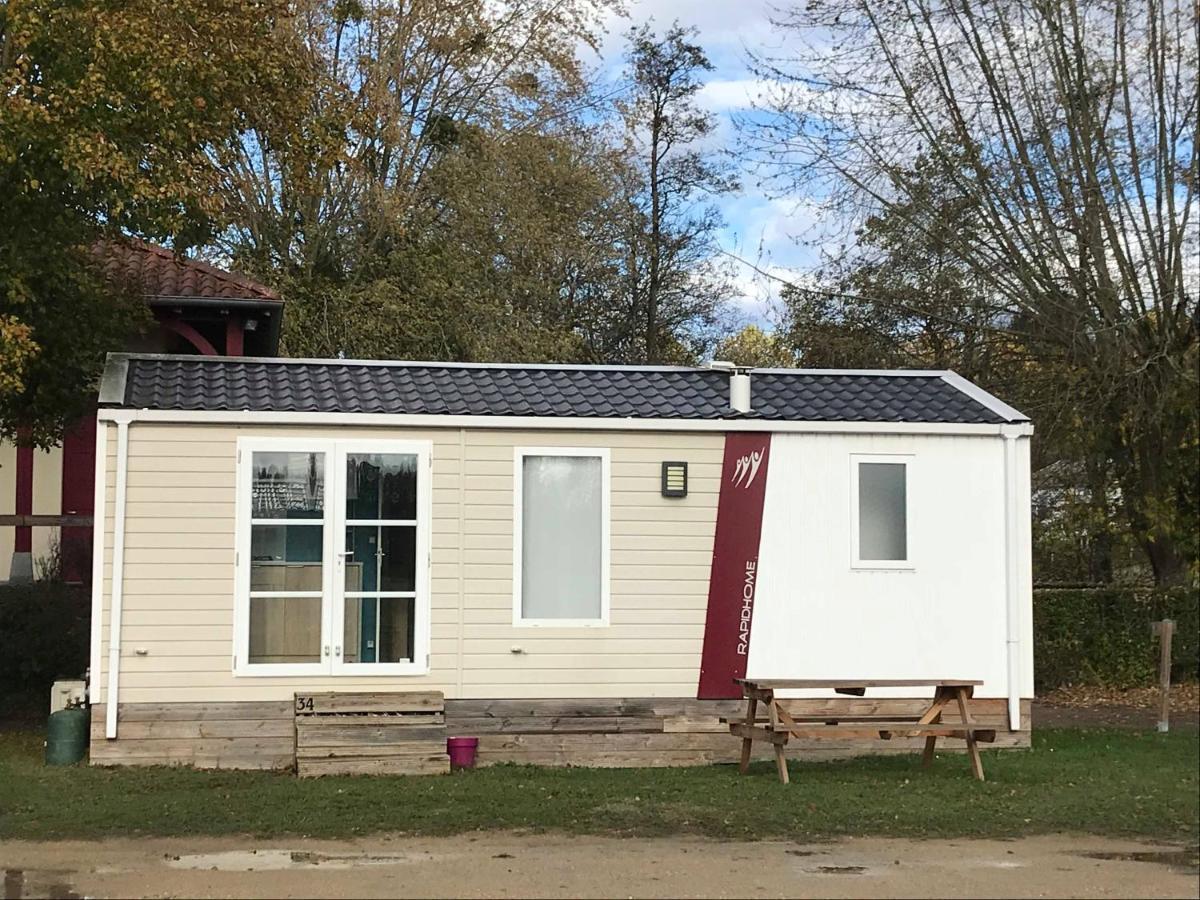 Camping Du Sevron Saint-Etienne-du-Bois  Esterno foto
